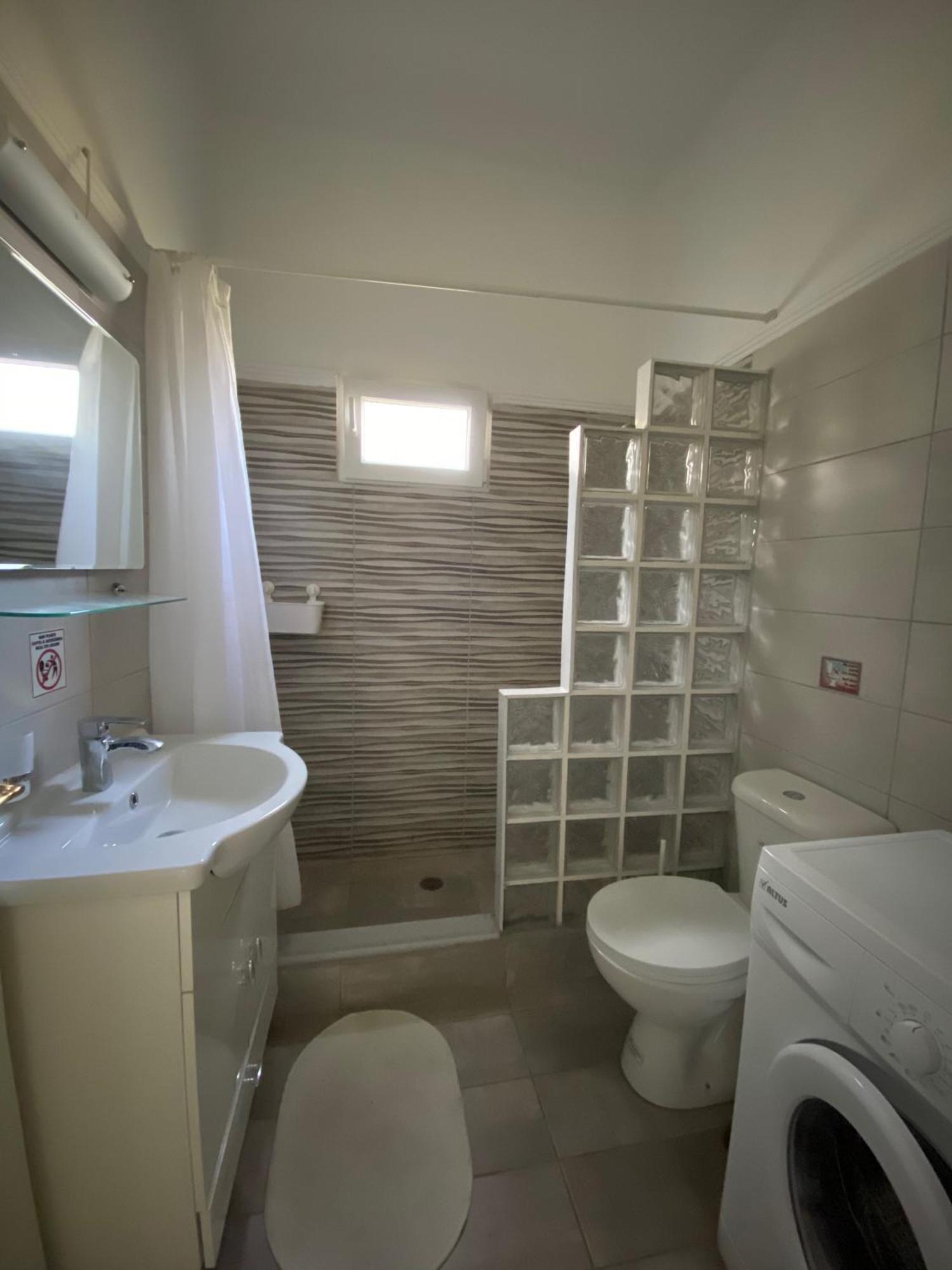 Mpanos Sea Apartment 1 Loutra Elenis Extérieur photo